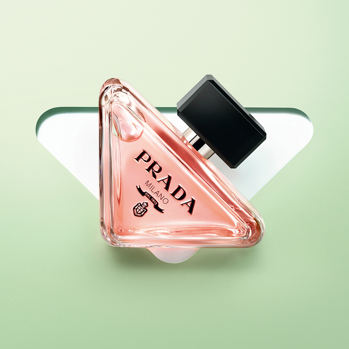 hero-banner_PRADA-Paradoxe_mobile_1200x1200